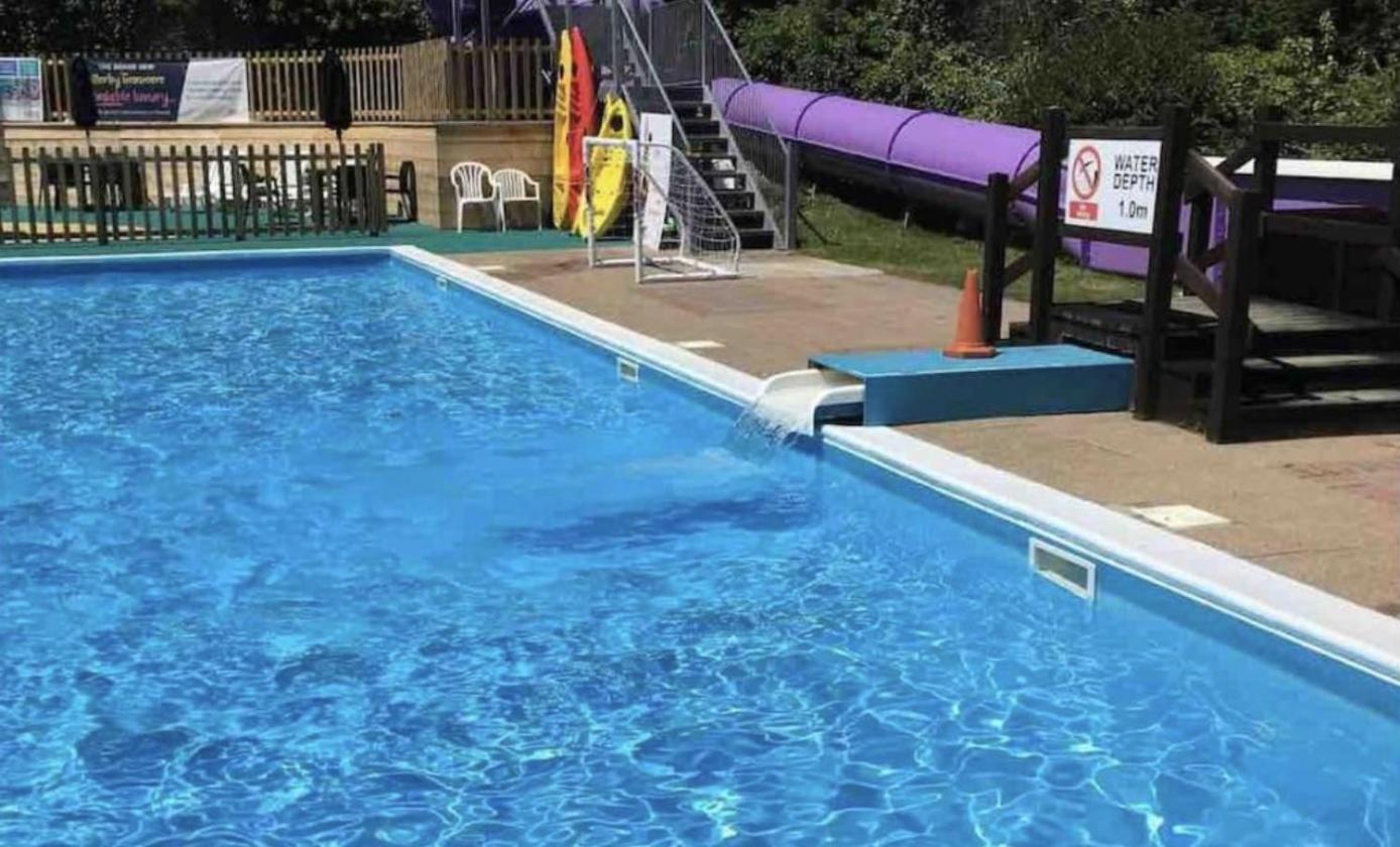 Cosy Cabin - Bideford Bay Holiday Park Екстер'єр фото